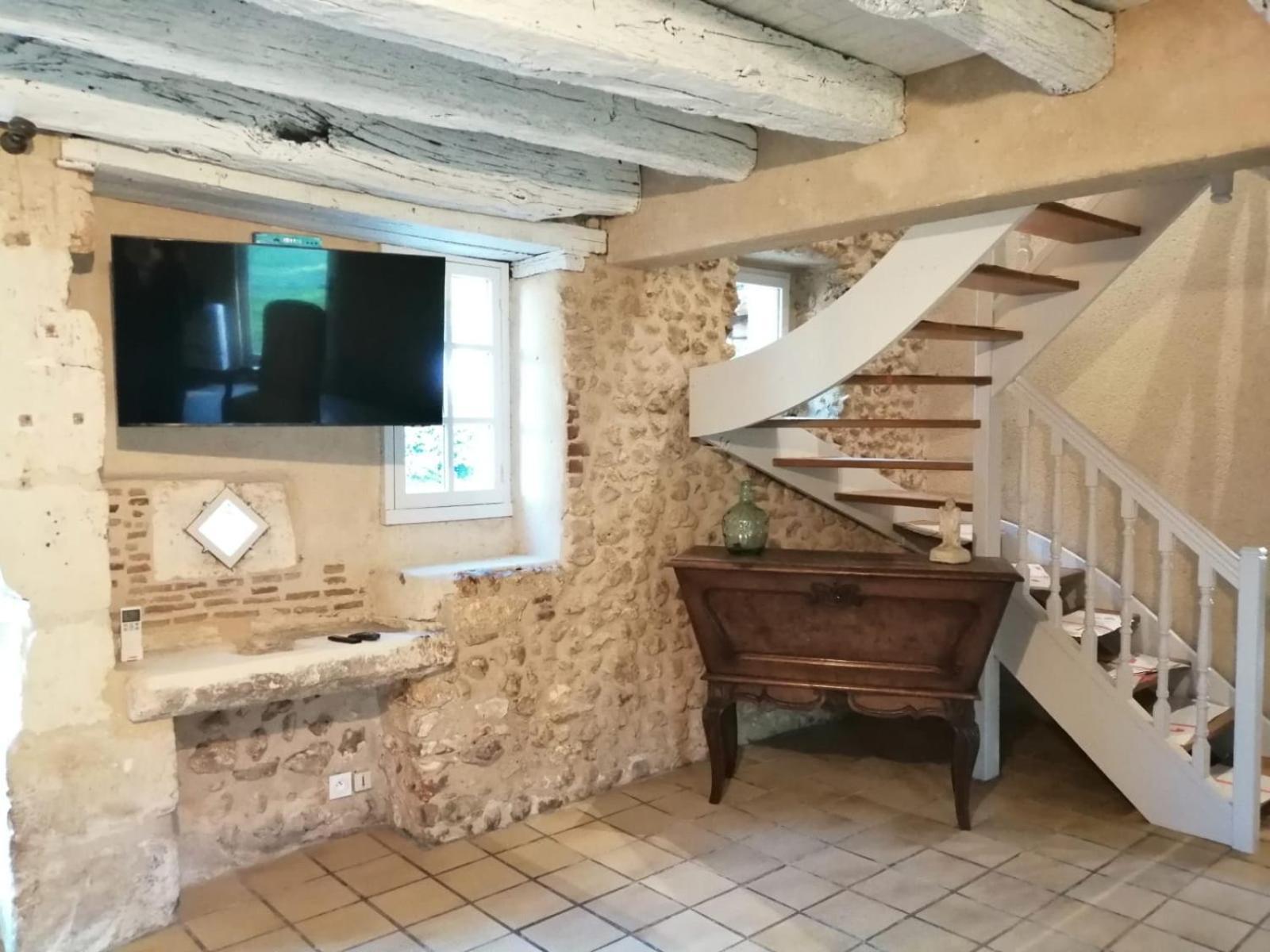 Gite Les Mareillauds - Piscine Salon エクステリア 写真
